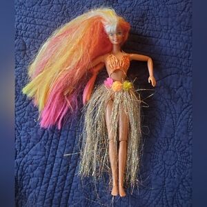 1996 Hula Hair Barbie Doll Tropical Hawaii Skirt Swim